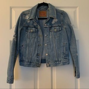 Levi’s Floral Embroidered Denim Jean Jacket 🌸